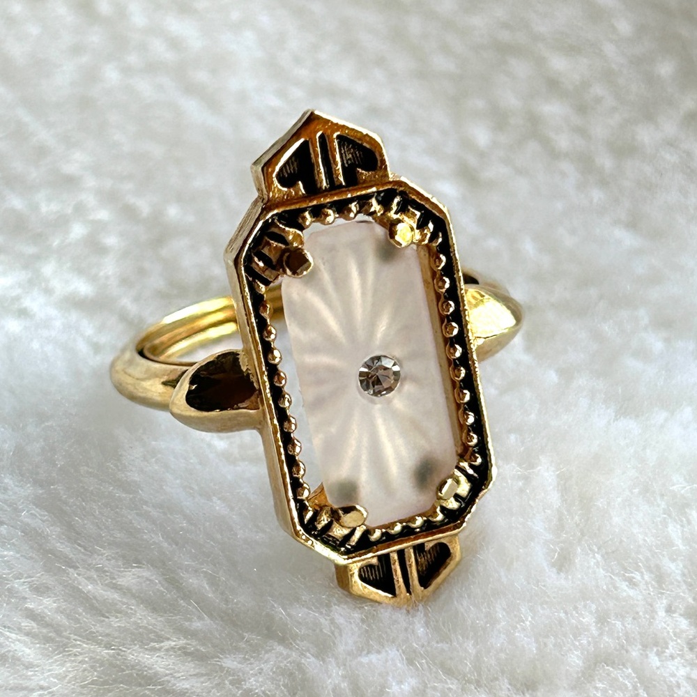 ✨ Vintage ‘Frostlights’ Art Deco Camphor Glass Gold Tone Ring – Size 7.5 ✨ - Picture 12 of 16